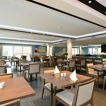 מלון Parkhotel Residenz 4*